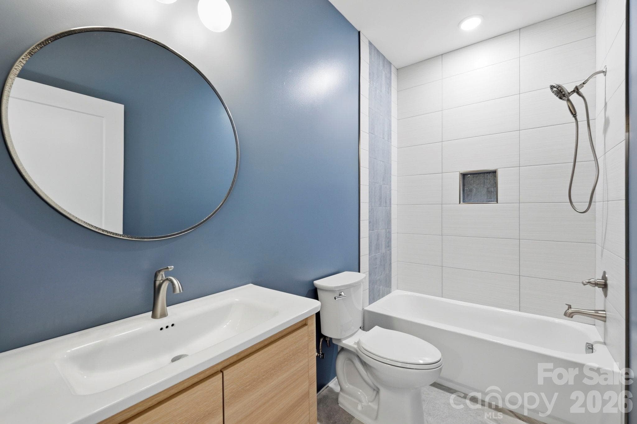 Main level full bathroom - 20 Laurel Loop, Asheville