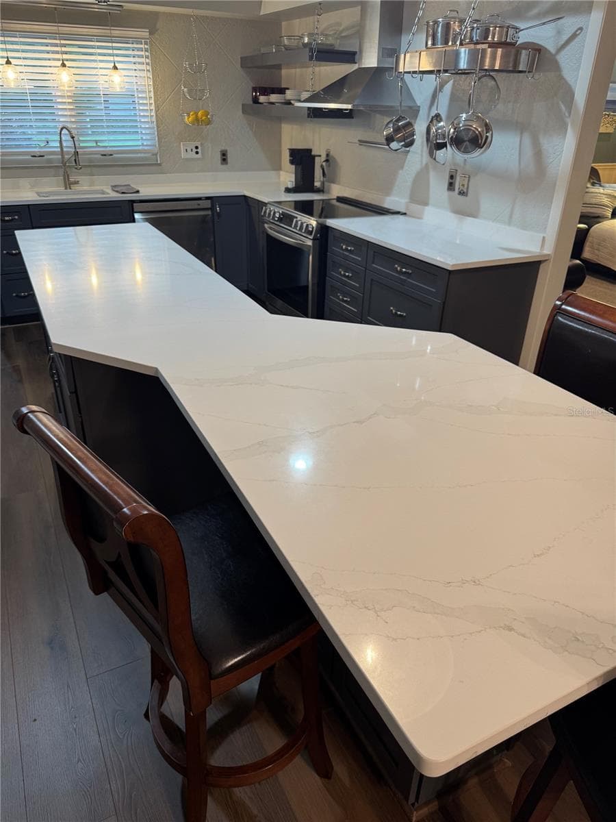 Kitchen Island - 1903 COLLIER DR, FERN PARK