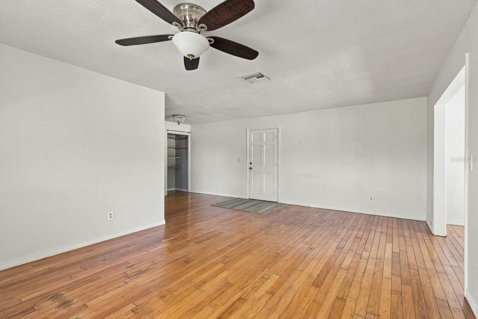 Condominium at 610 INDIAN ROCKS RD N #299, BELLEAIR BLUFFS, photo 5 of 28