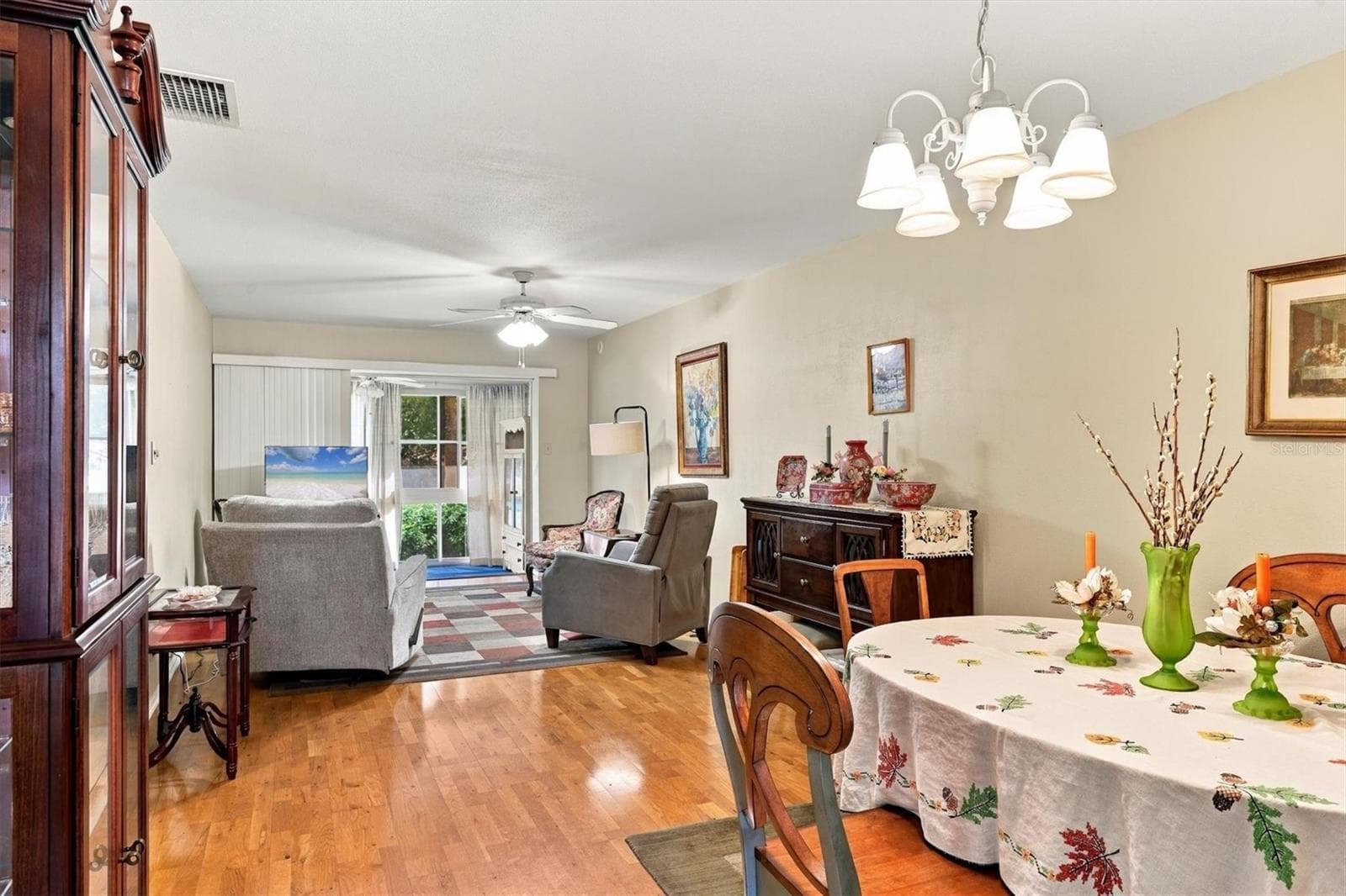 hard wood floors - 3950 ROXANE BLVD #3B, SARASOTA