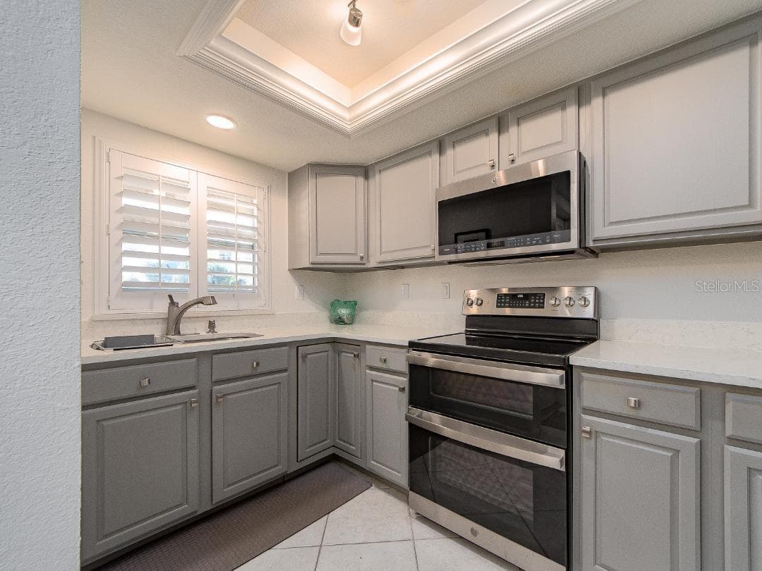 Condominium at 205 DOLPHIN PT #6, CLEARWATER, photo 6 of 31