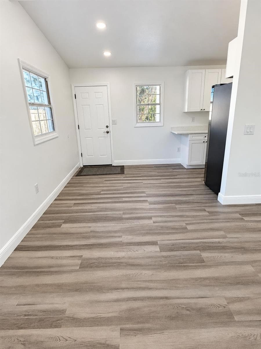 dining - 523 E BOYER ST, TARPON SPRINGS