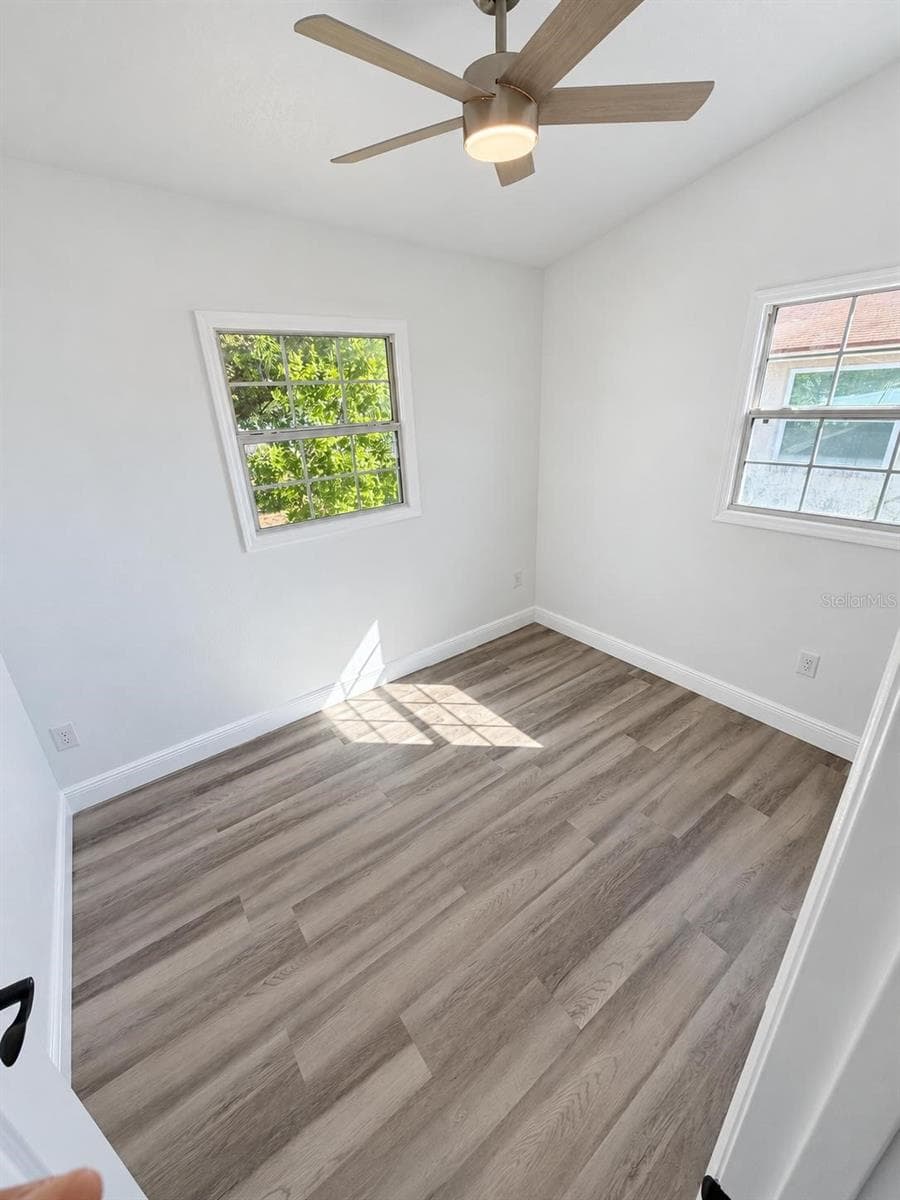 room 1 - 523 E BOYER ST, TARPON SPRINGS