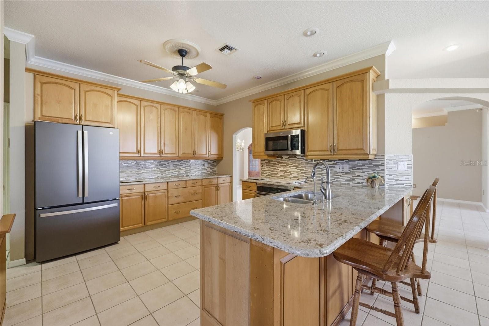 kitchen - 9348 SAN BERNANDINO AVE, ENGLEWOOD