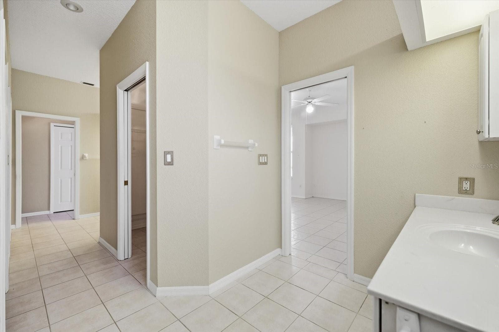 primary bath - 9348 SAN BERNANDINO AVE, ENGLEWOOD