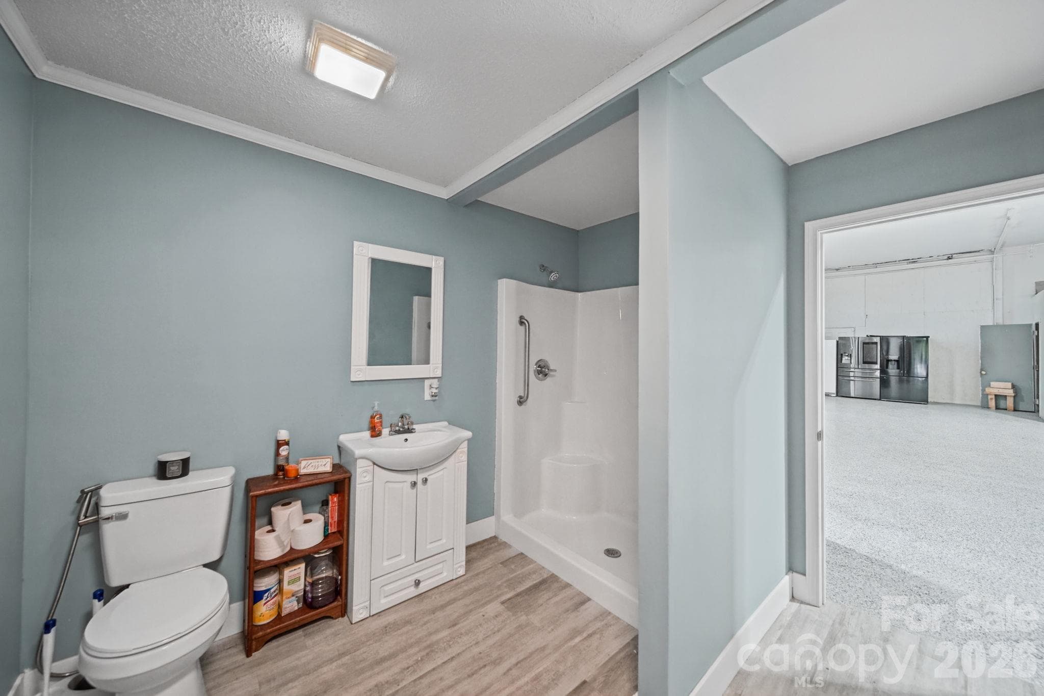 Full Bathroom - 707 N Salisbury Avenue, Spencer