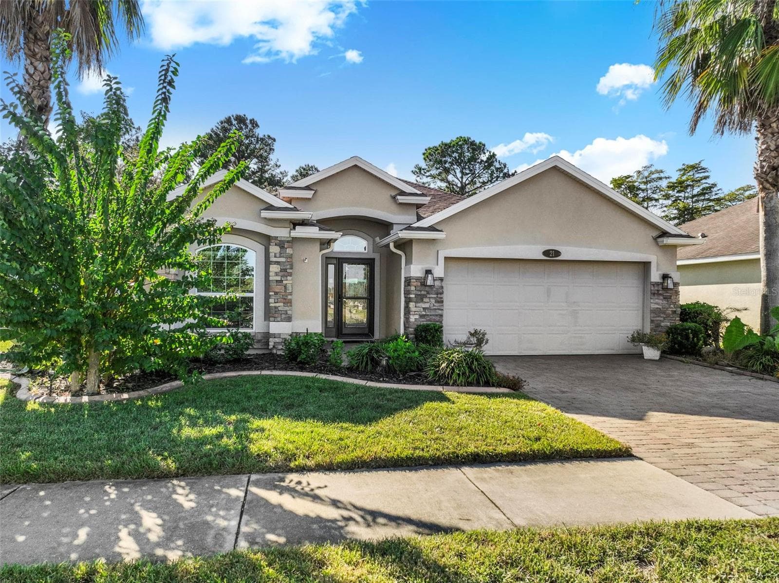 21 ARROWHEAD DR