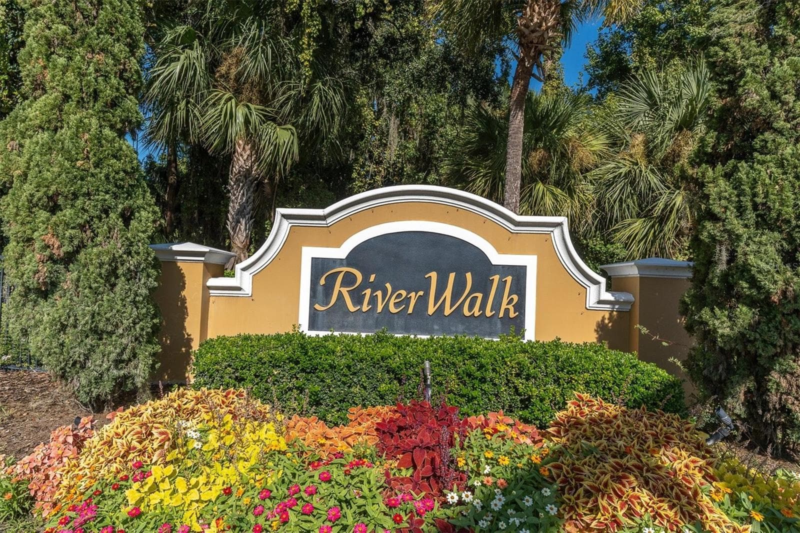 Townhouse at 10608 SHADY FALLS CT, RIVERVIEW, photo 4 of 38