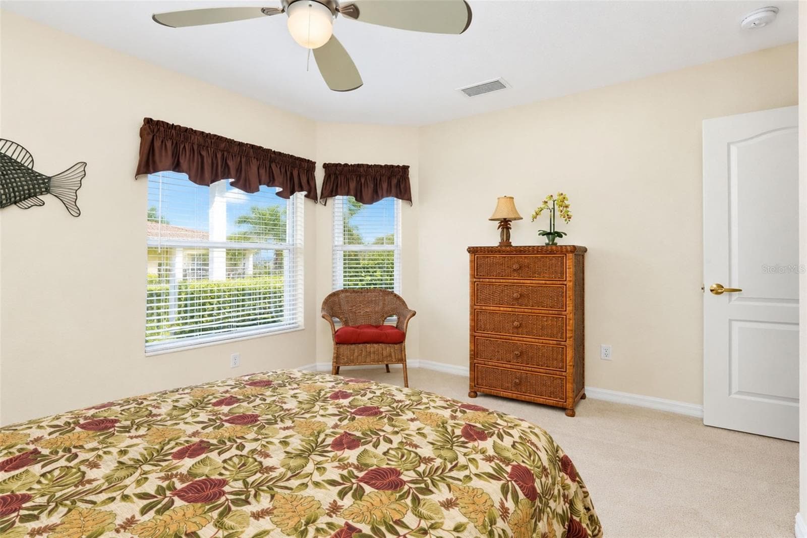Guest Bedroom - 420 LEHALIS DR, ENGLEWOOD
