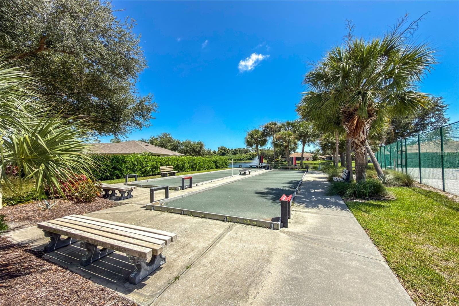 Oak Forest Amenities - 420 LEHALIS DR, ENGLEWOOD
