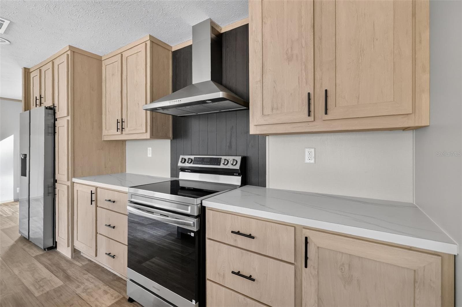 Manufactured Home at 14470 SE 8TH ST, WILLISTON, photo 12 of 28