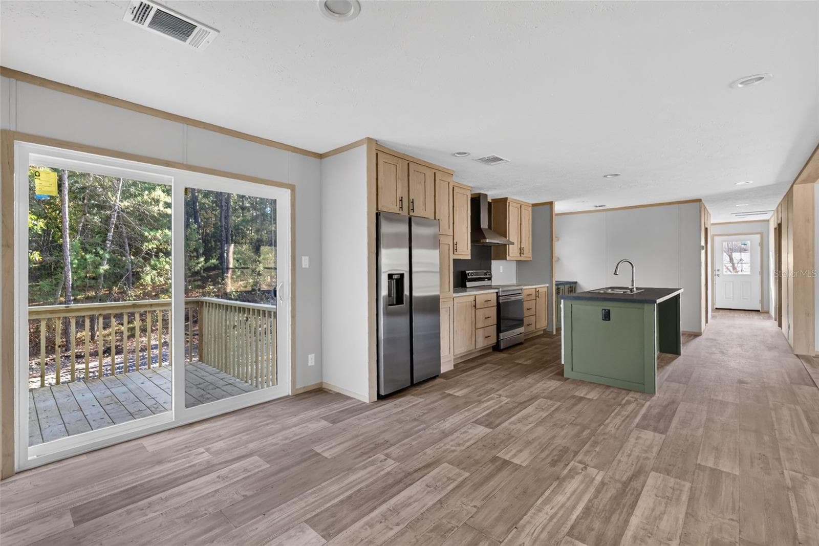 Manufactured Home at 14470 SE 8TH ST, WILLISTON, photo 16 of 28
