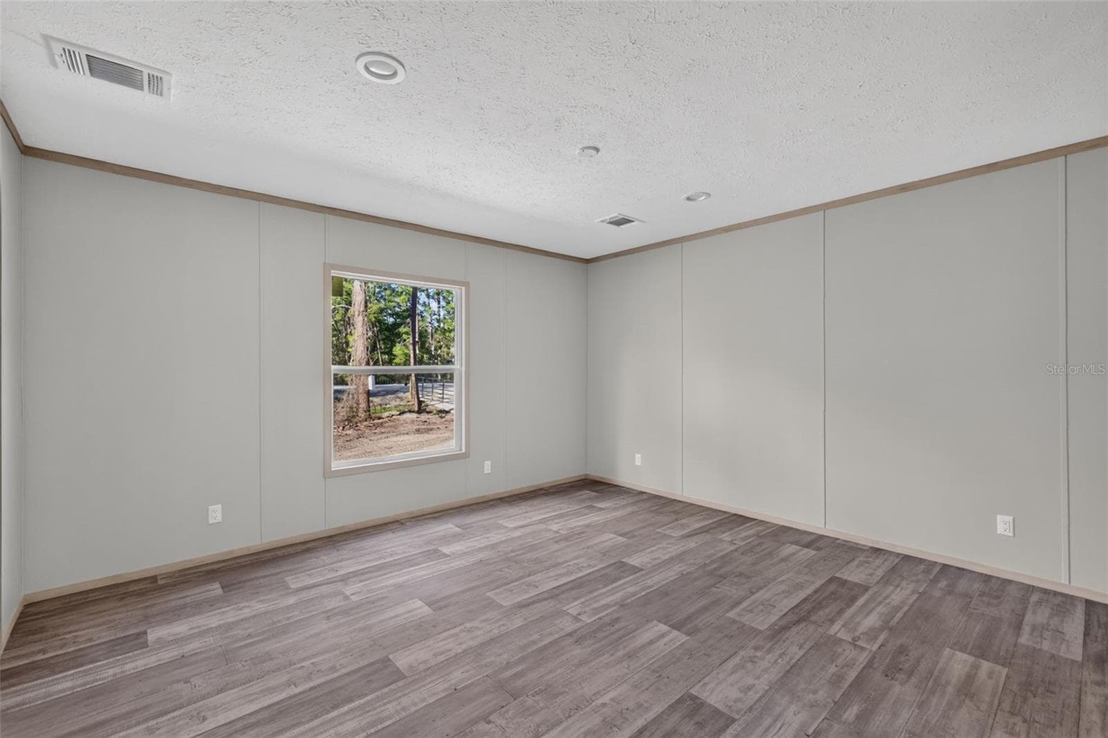 Manufactured Home at 14470 SE 8TH ST, WILLISTON, photo 21 of 28