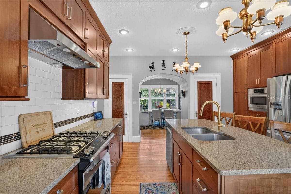 Single Family Residence at 2890 8TH AVE N, ST PETERSBURG, photo 47 of 101