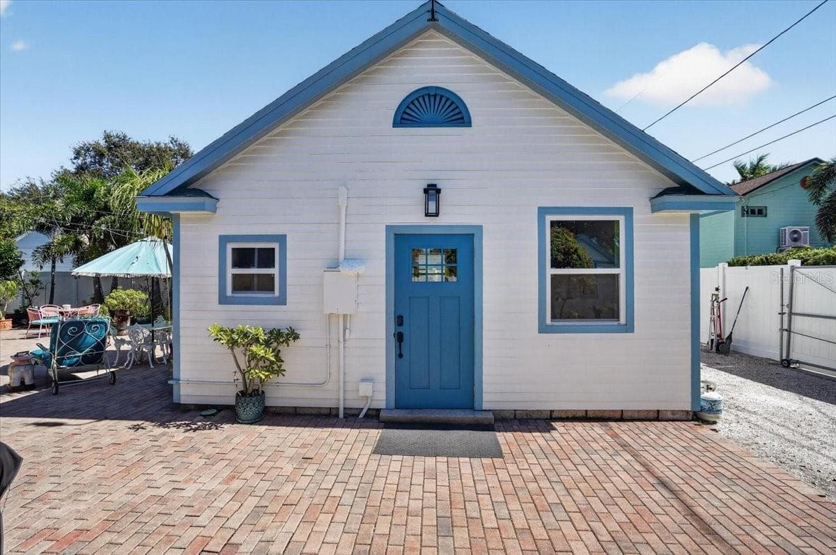 Detached ADU - 2890 8TH AVE N, ST PETERSBURG