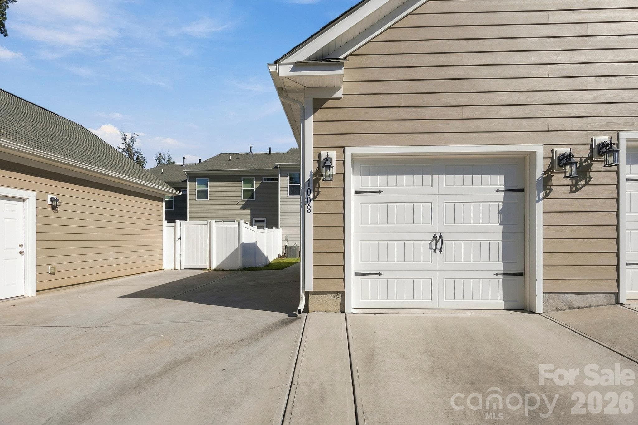 Garage/Driveway - 1008 Township Parkway, Belmont