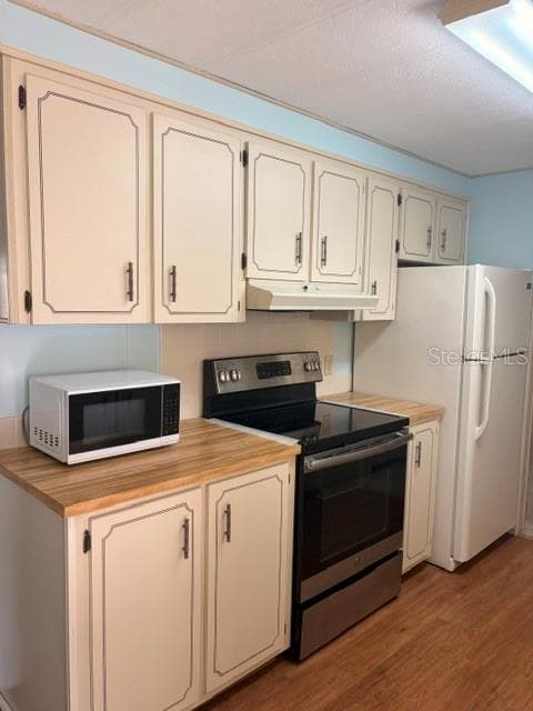 Kitchen Side 2 - 102 NATURE'S TRL #79, SAFETY HARBOR