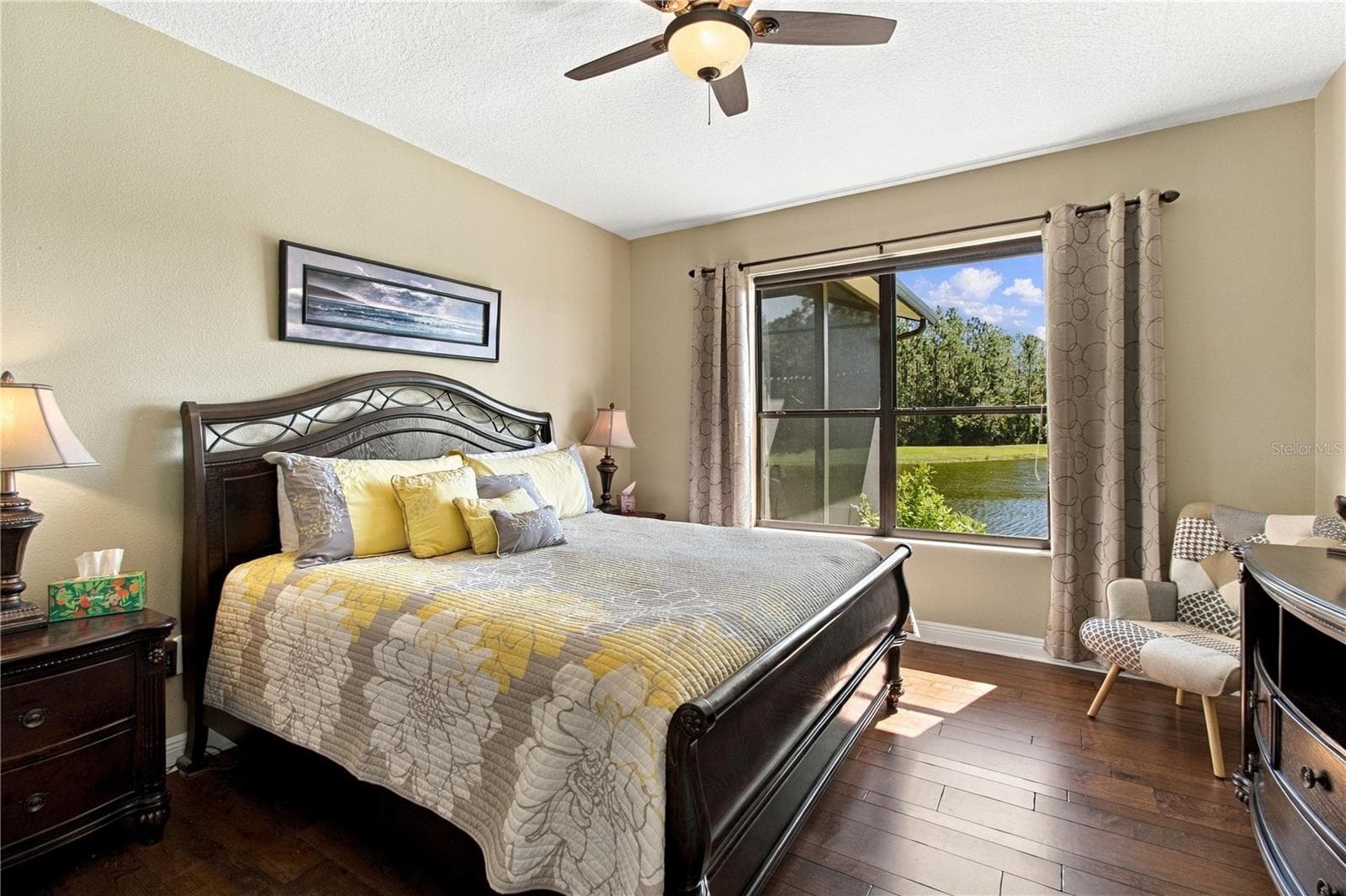 PRIMARY SUITE W/HARD WOOD FLOORS - 318 LA JOLLA LN, KISSIMMEE
