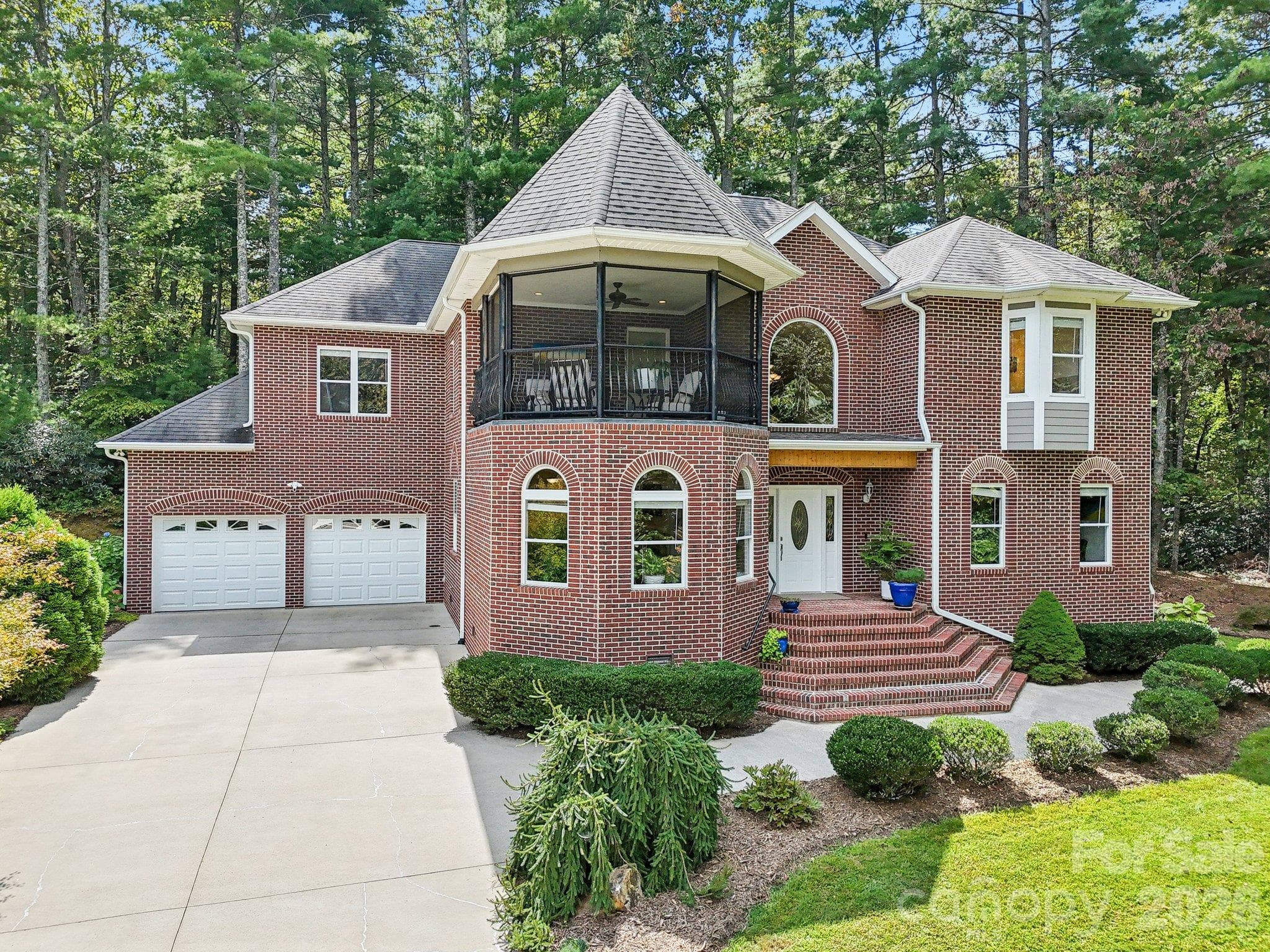 Single Family Residence at 15 Madelyn Lane, Fairview, photo 2 of 48