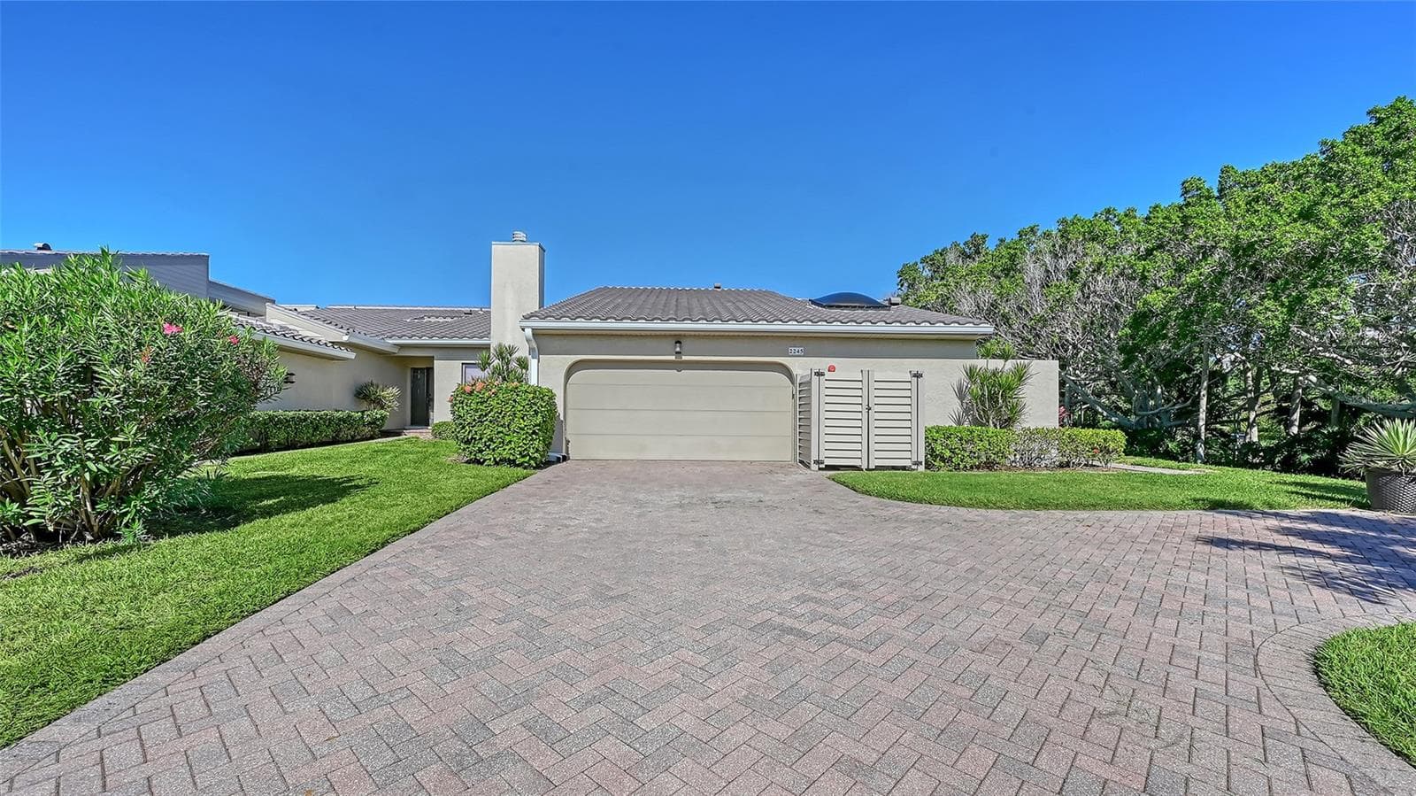 Condominium at 2245 HARBOURSIDE DR #101, LONGBOAT KEY, photo 3 of 63