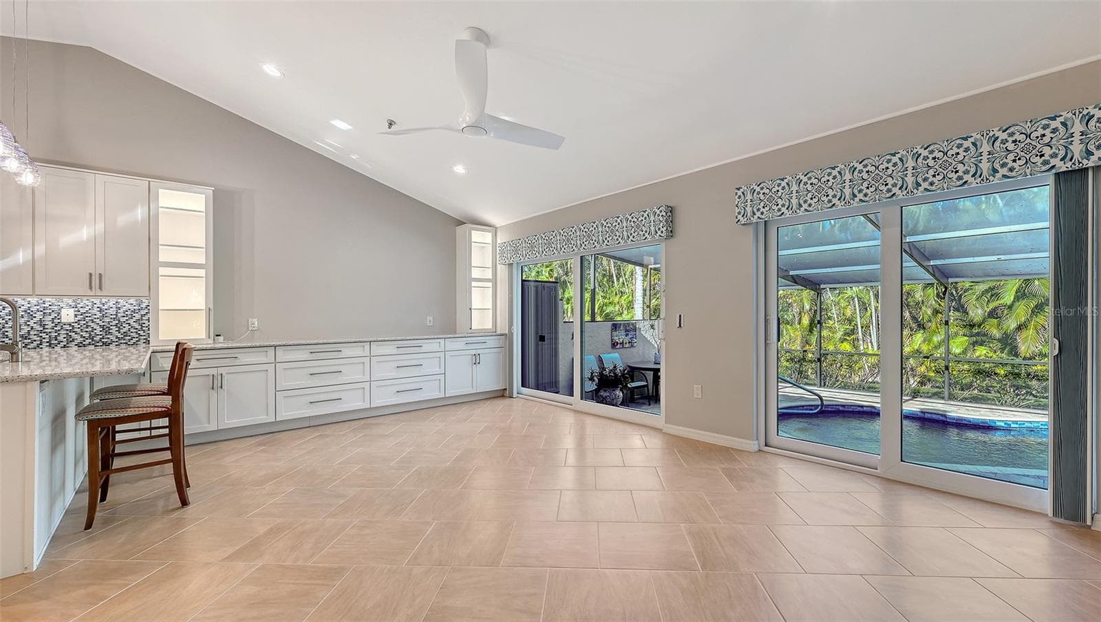 Dining - 2245 HARBOURSIDE DR #101, LONGBOAT KEY