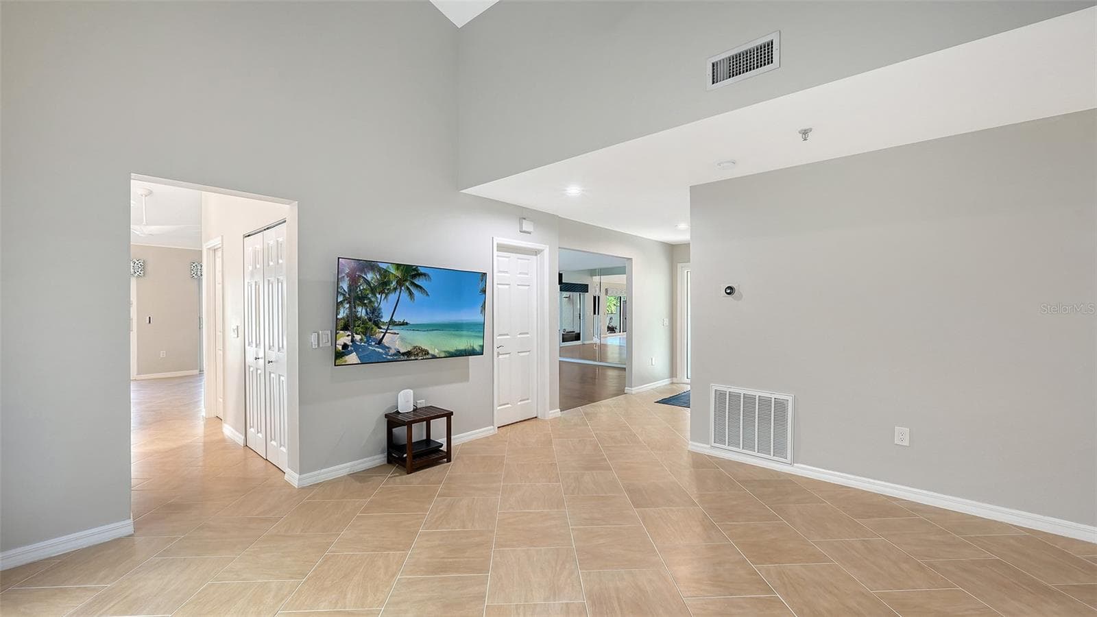 Family Room - 2245 HARBOURSIDE DR #101, LONGBOAT KEY
