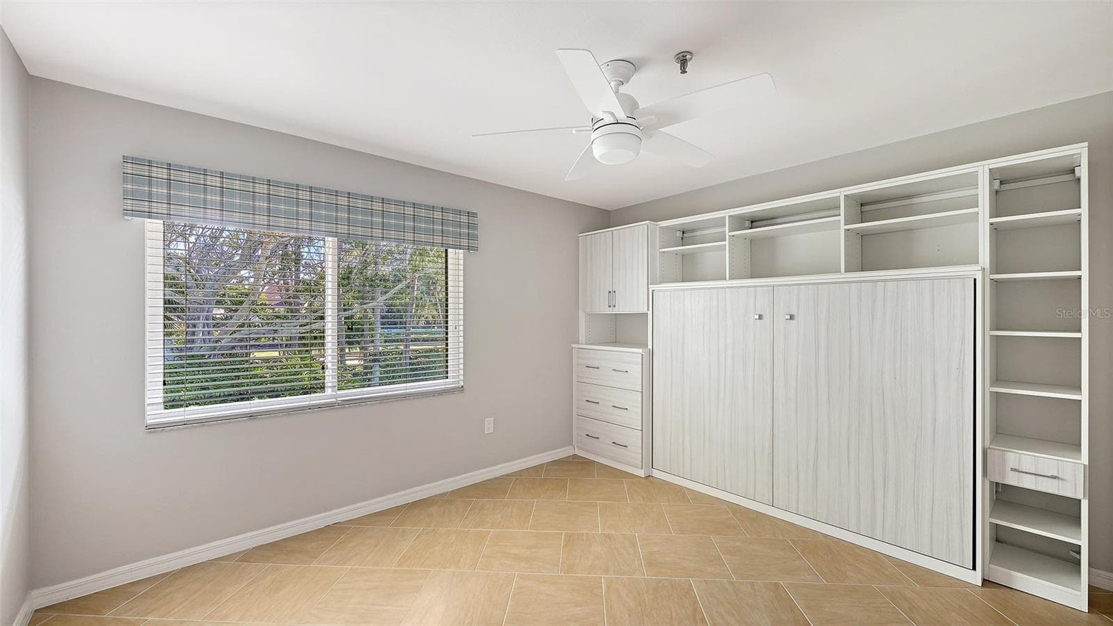 Custom built-ins - 2245 HARBOURSIDE DR #101, LONGBOAT KEY