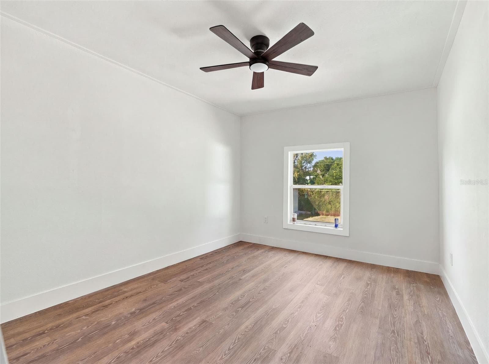 Single Family Residence at 318 NE 4TH ST, WEBSTER, photo 24 of 40