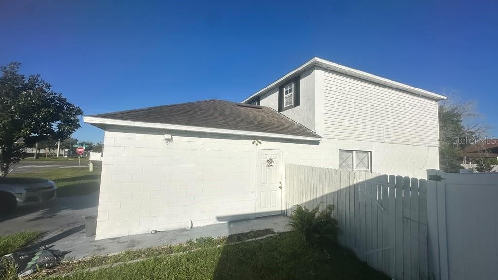 Single Family Residence at 301 ALEGRIANO CT, KISSIMMEE, photo 22 of 23