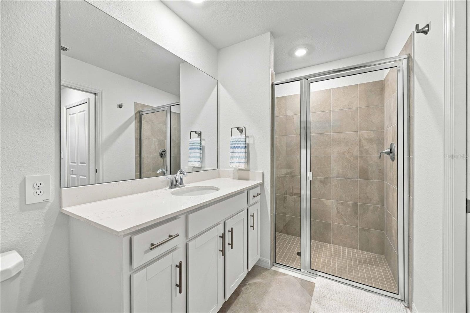 Condominium at 17570 OPAL SAND DR #106, VENICE, photo 12 of 59