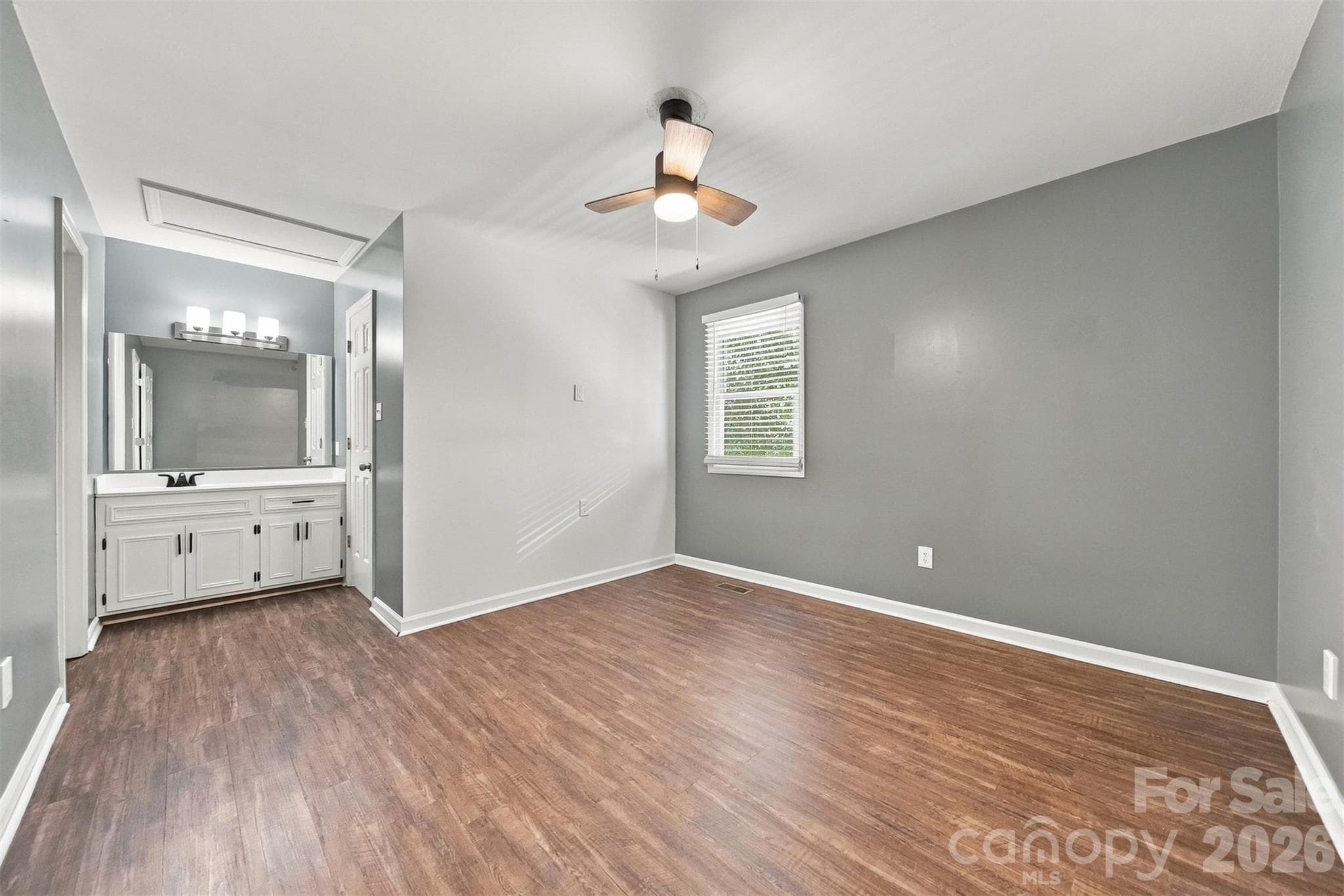 Townhouse at 605 8th Avenue SW, Conover, photo 22 of 36