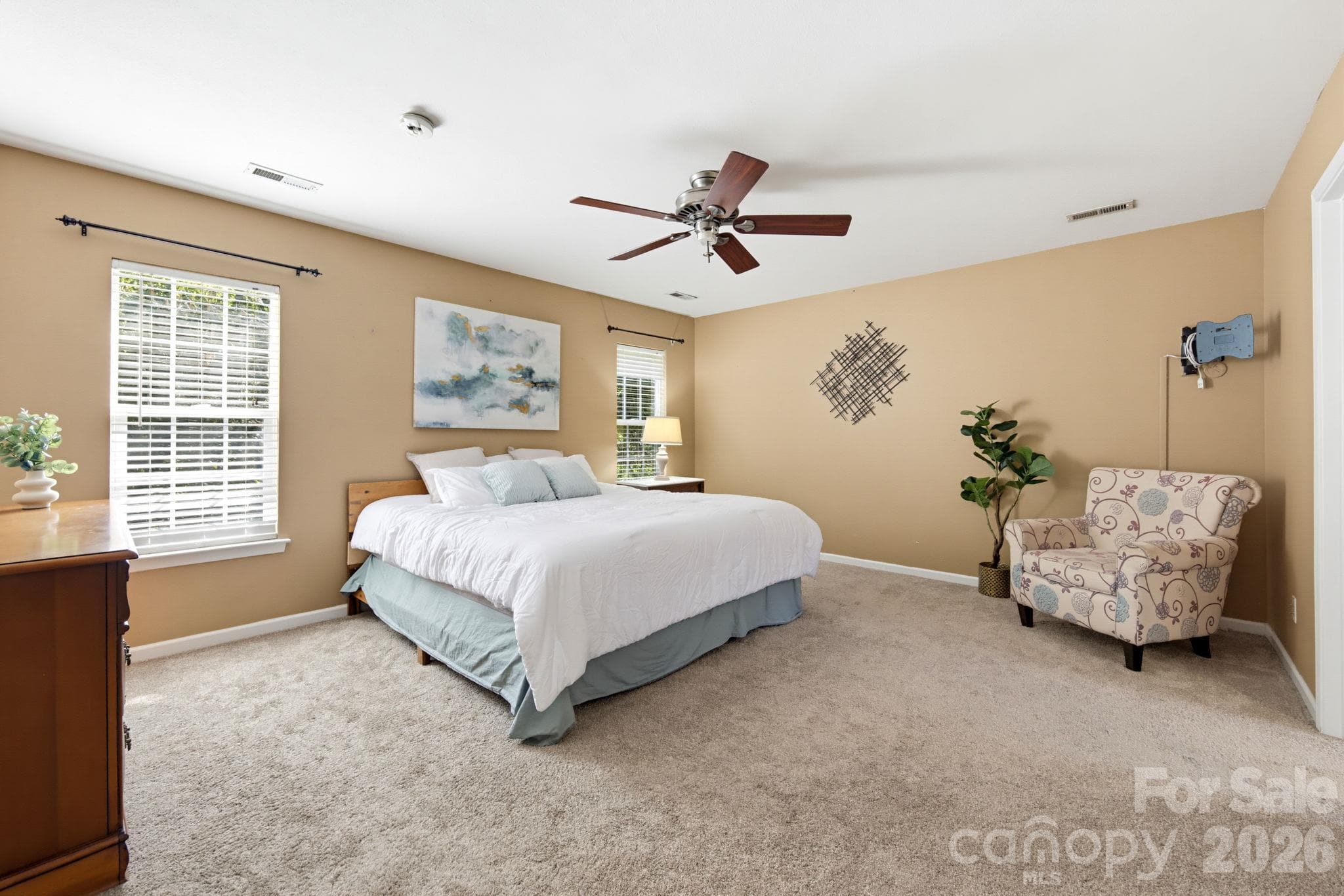 Single Family Residence at 15850 Circlegreen Drive, Charlotte, photo 12 of 25