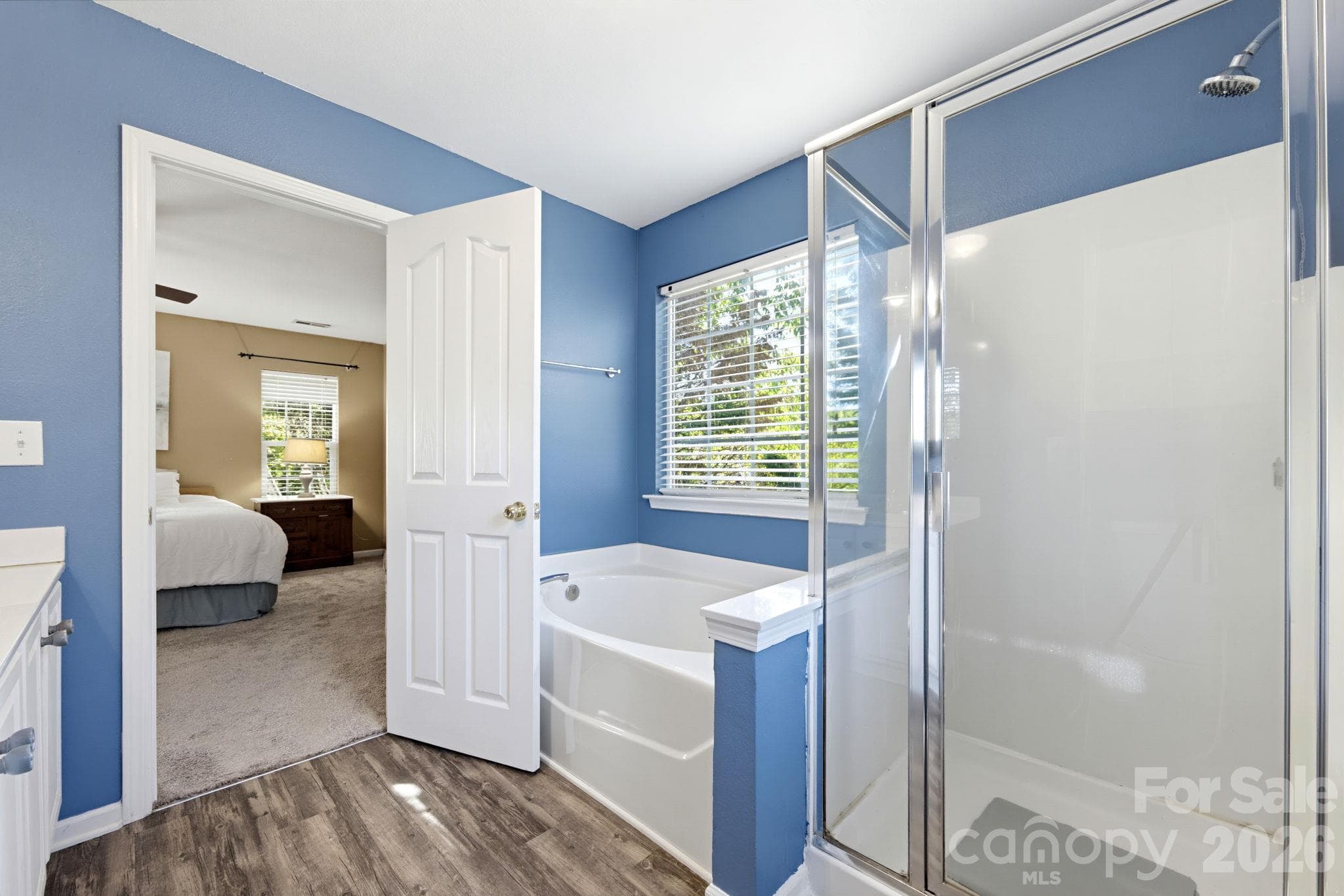 Single Family Residence at 15850 Circlegreen Drive, Charlotte, photo 15 of 25