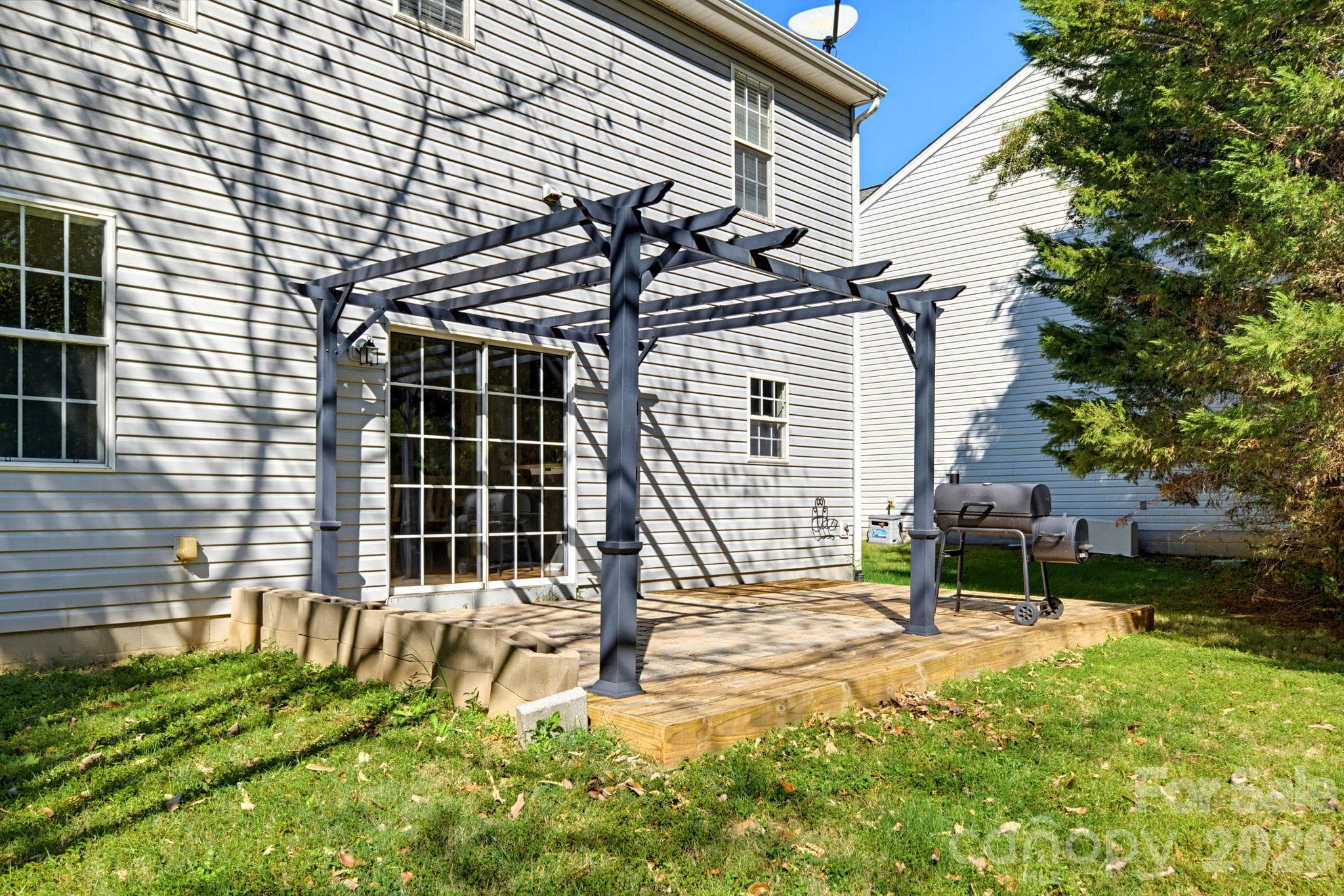 Single Family Residence at 15850 Circlegreen Drive, Charlotte, photo 23 of 25