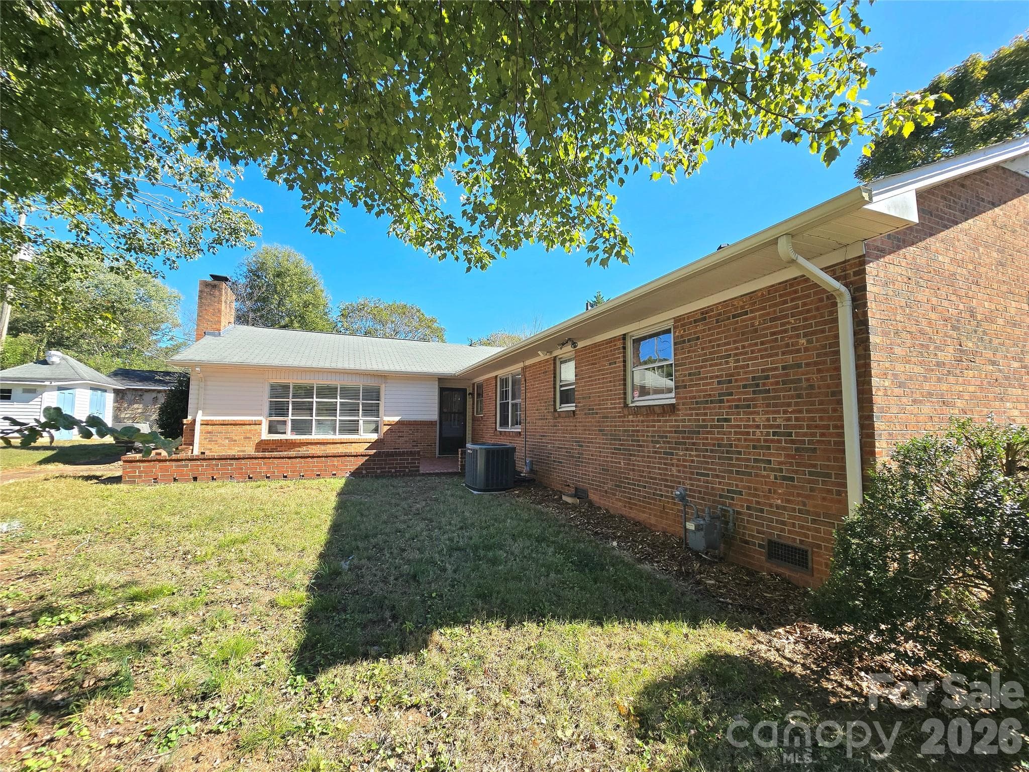 back side view of the home. - 112 Wendover Drive, Lincolnton
