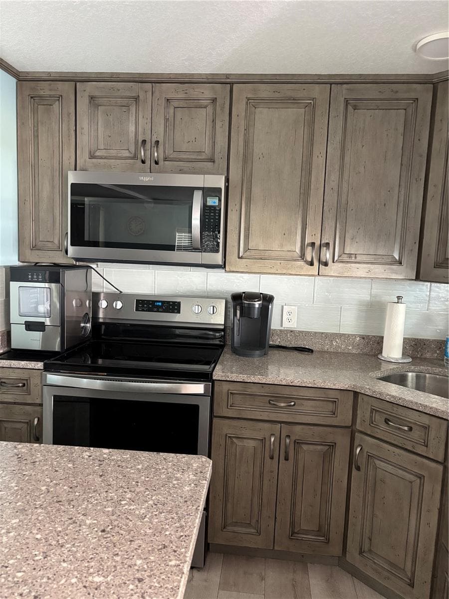kitchen - 20 MOUNTAIN LAUREL DR, PALM HARBOR