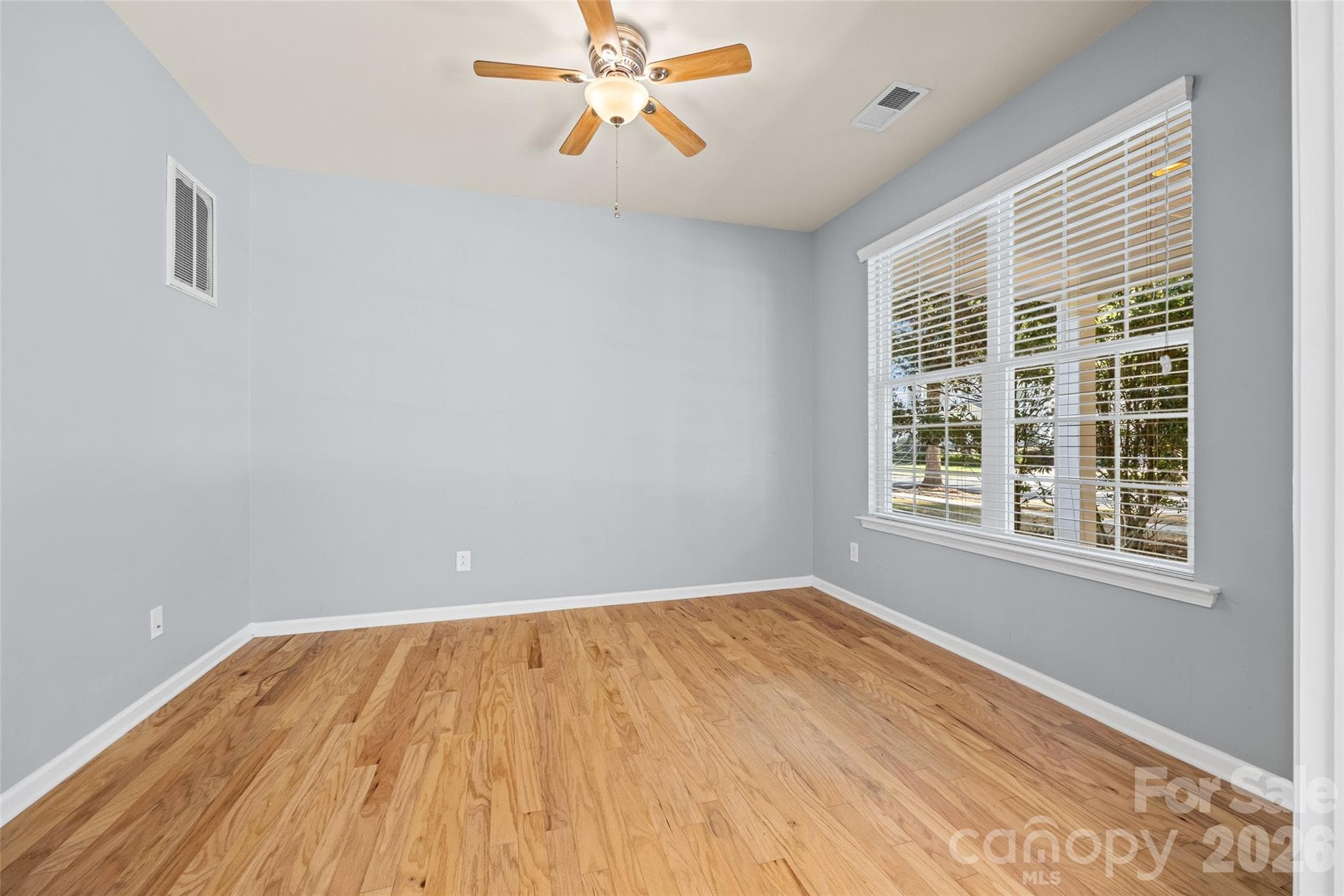 Single Family Residence at 1677 Fairntosh Drive, Fort Mill, photo 7 of 48
