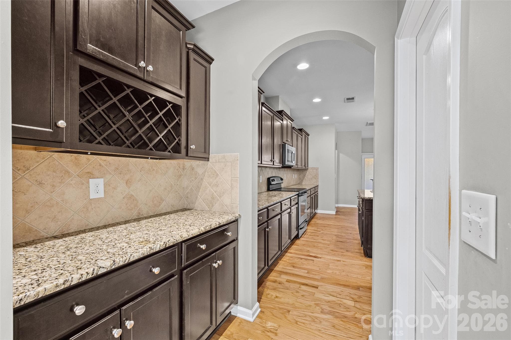 Single Family Residence at 1677 Fairntosh Drive, Fort Mill, photo 8 of 48