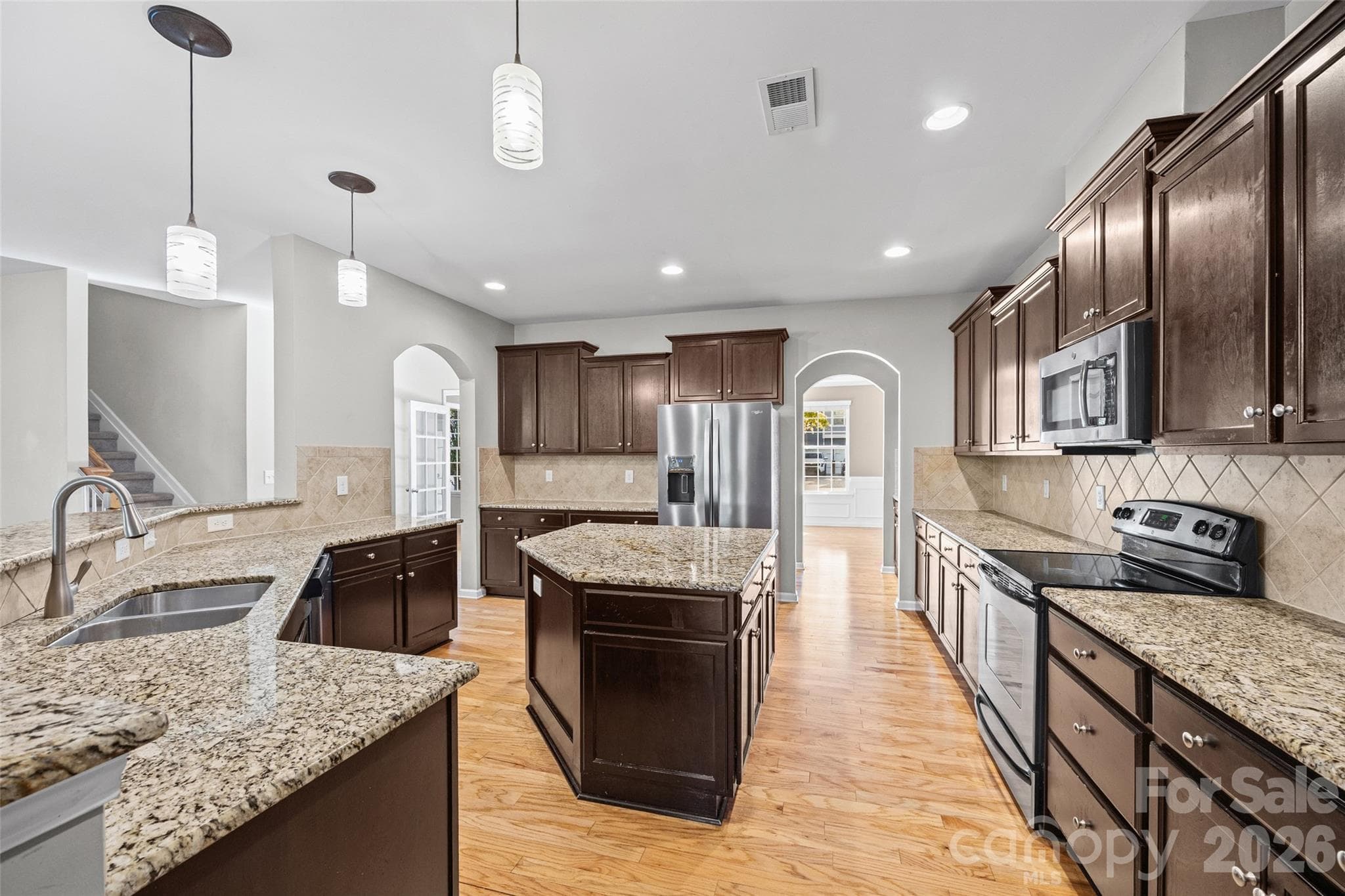 Single Family Residence at 1677 Fairntosh Drive, Fort Mill, photo 10 of 48