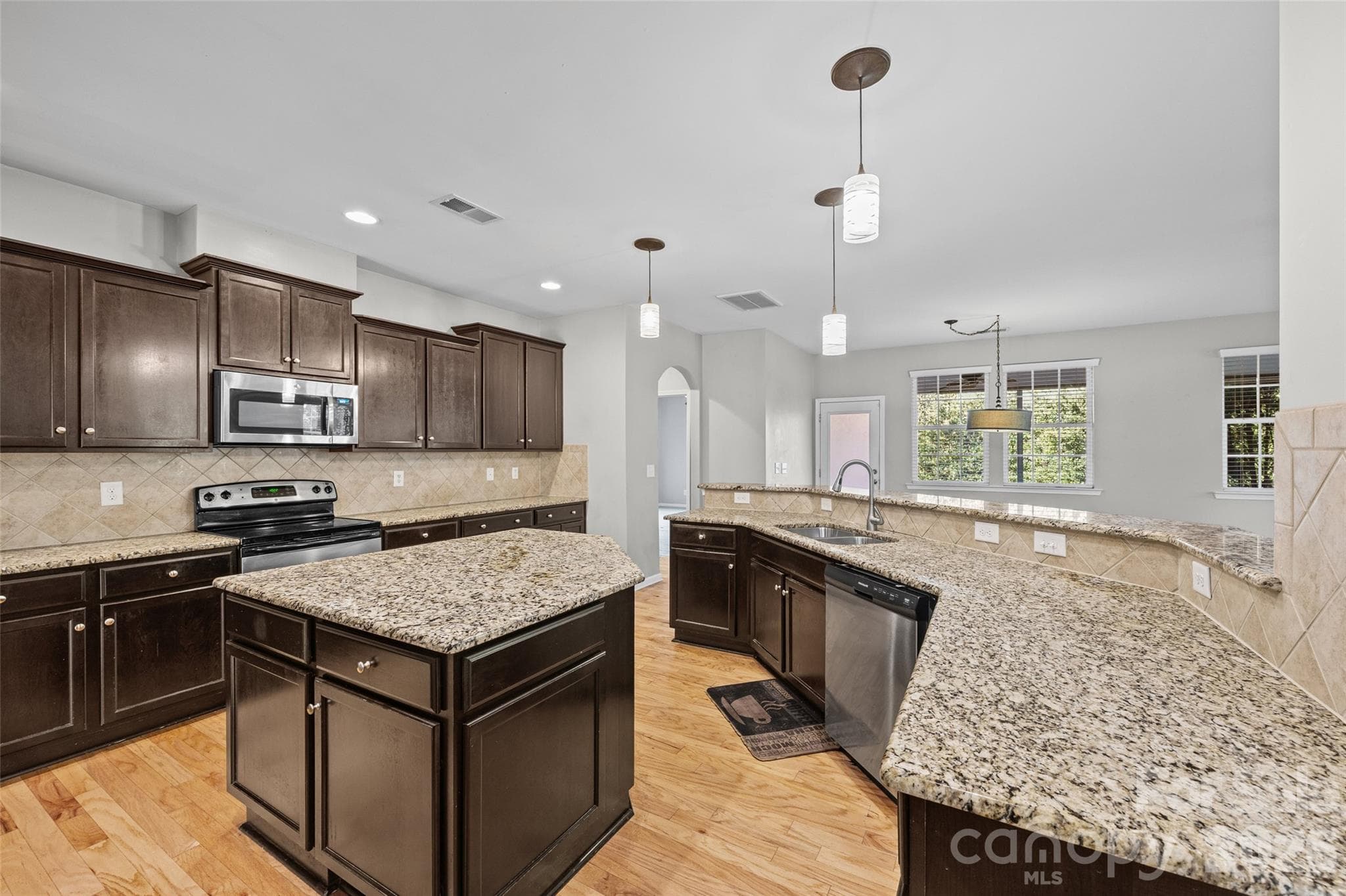 Single Family Residence at 1677 Fairntosh Drive, Fort Mill, photo 11 of 48