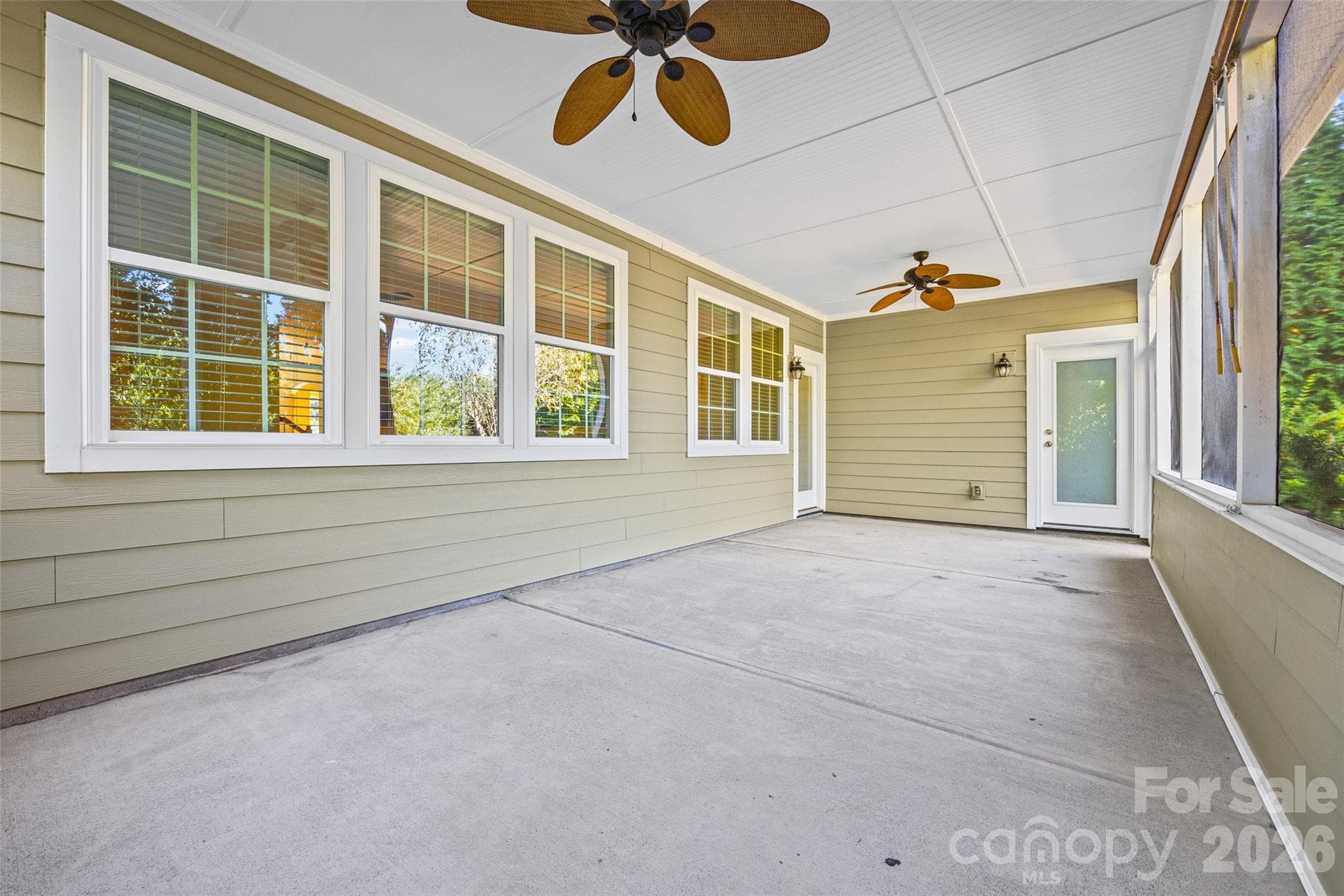 Single Family Residence at 1677 Fairntosh Drive, Fort Mill, photo 35 of 48