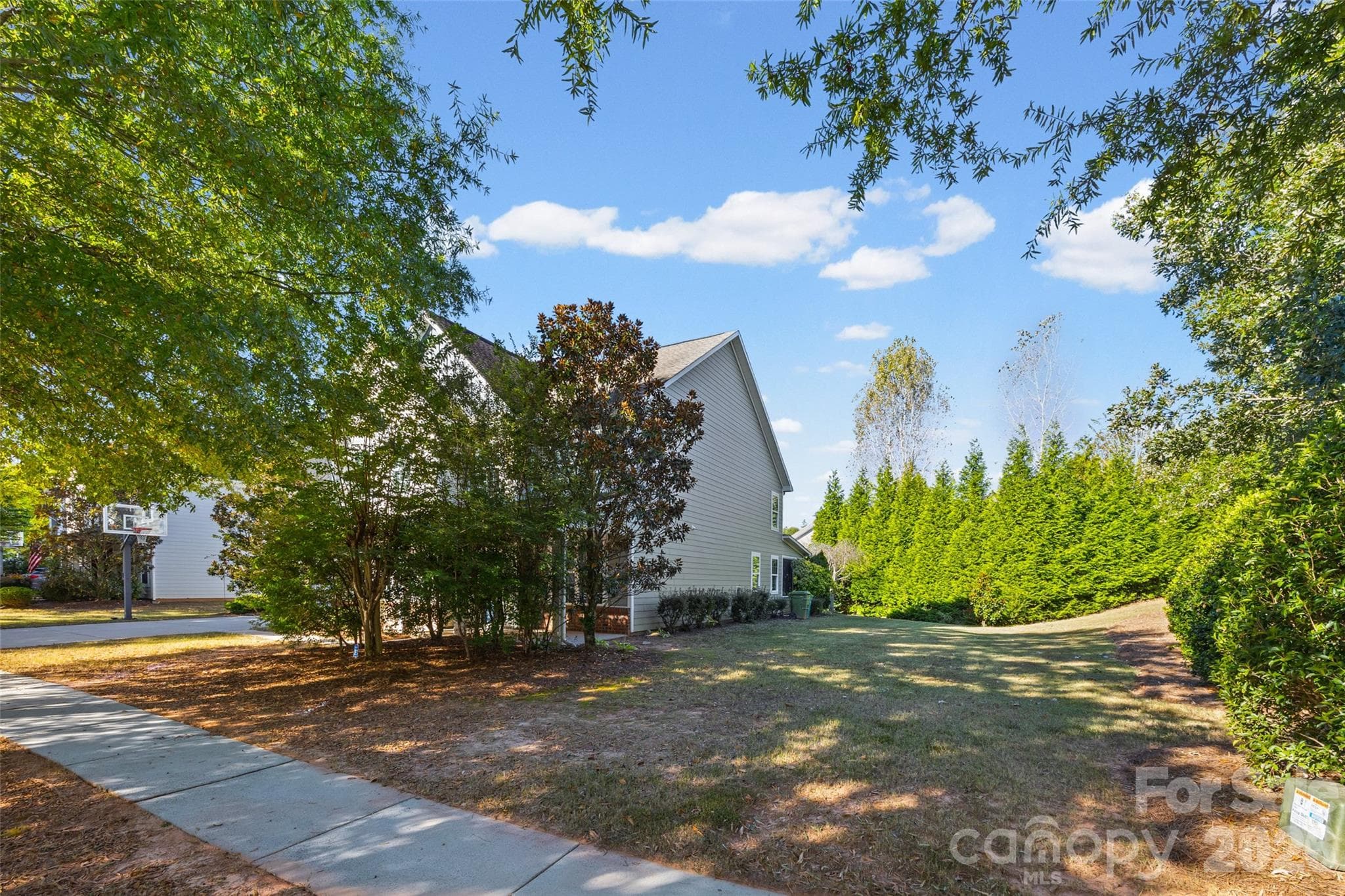 Single Family Residence at 1677 Fairntosh Drive, Fort Mill, photo 39 of 48