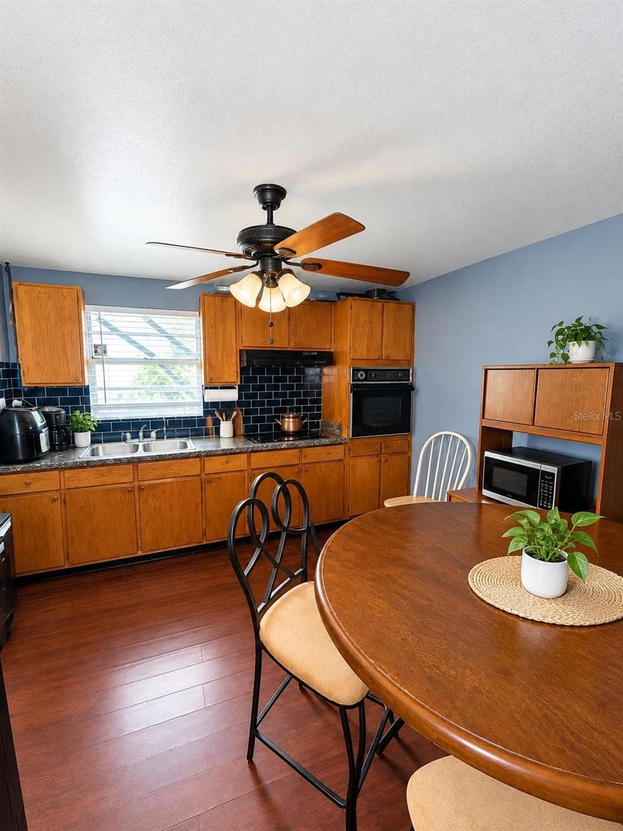 Single Family Residence at RIDGECREST ACRES, SEMINOLE, photo 5 of 15