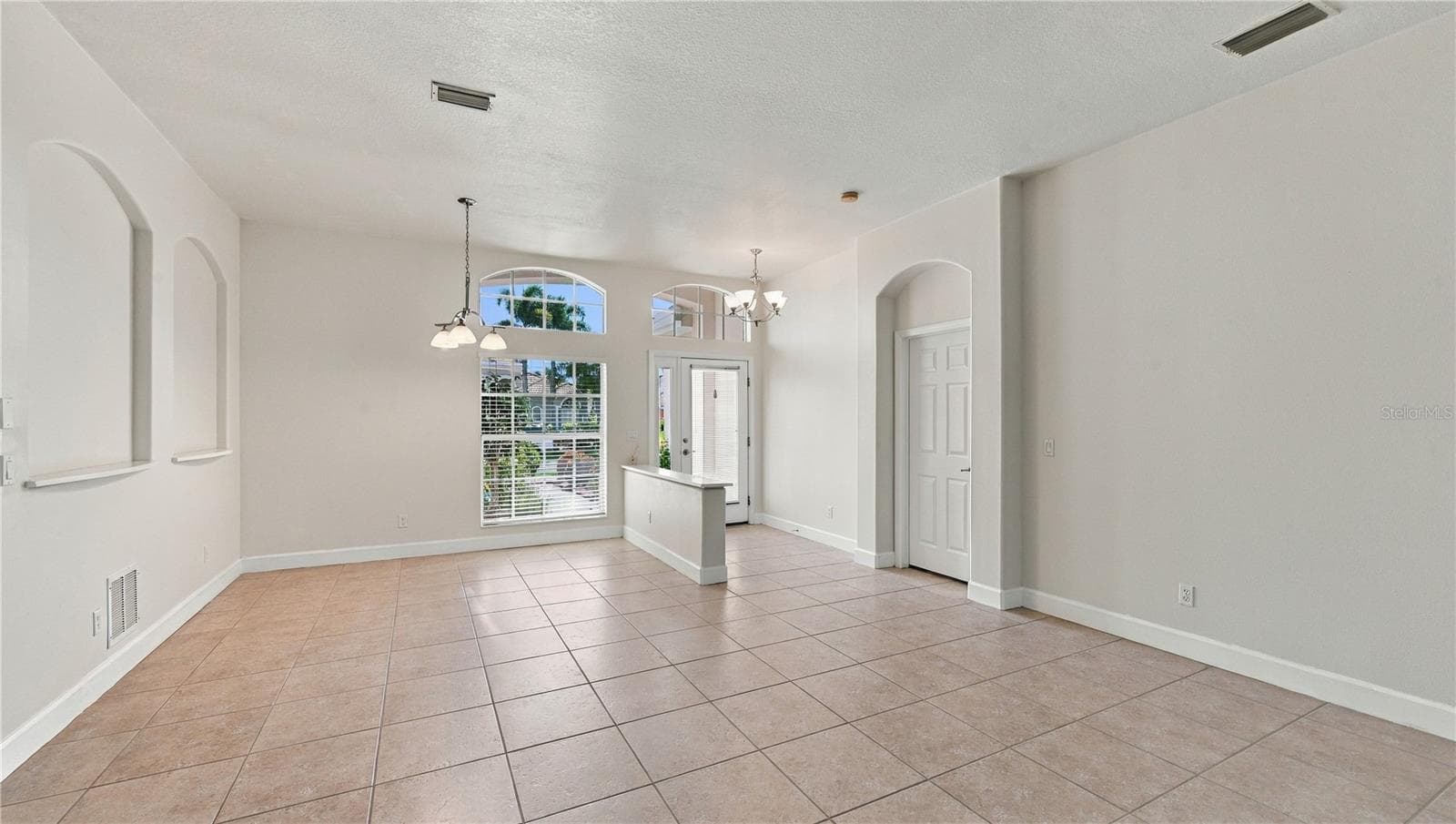 Formal Dining Room and Entry - 2884 GRAZELAND DR, SARASOTA