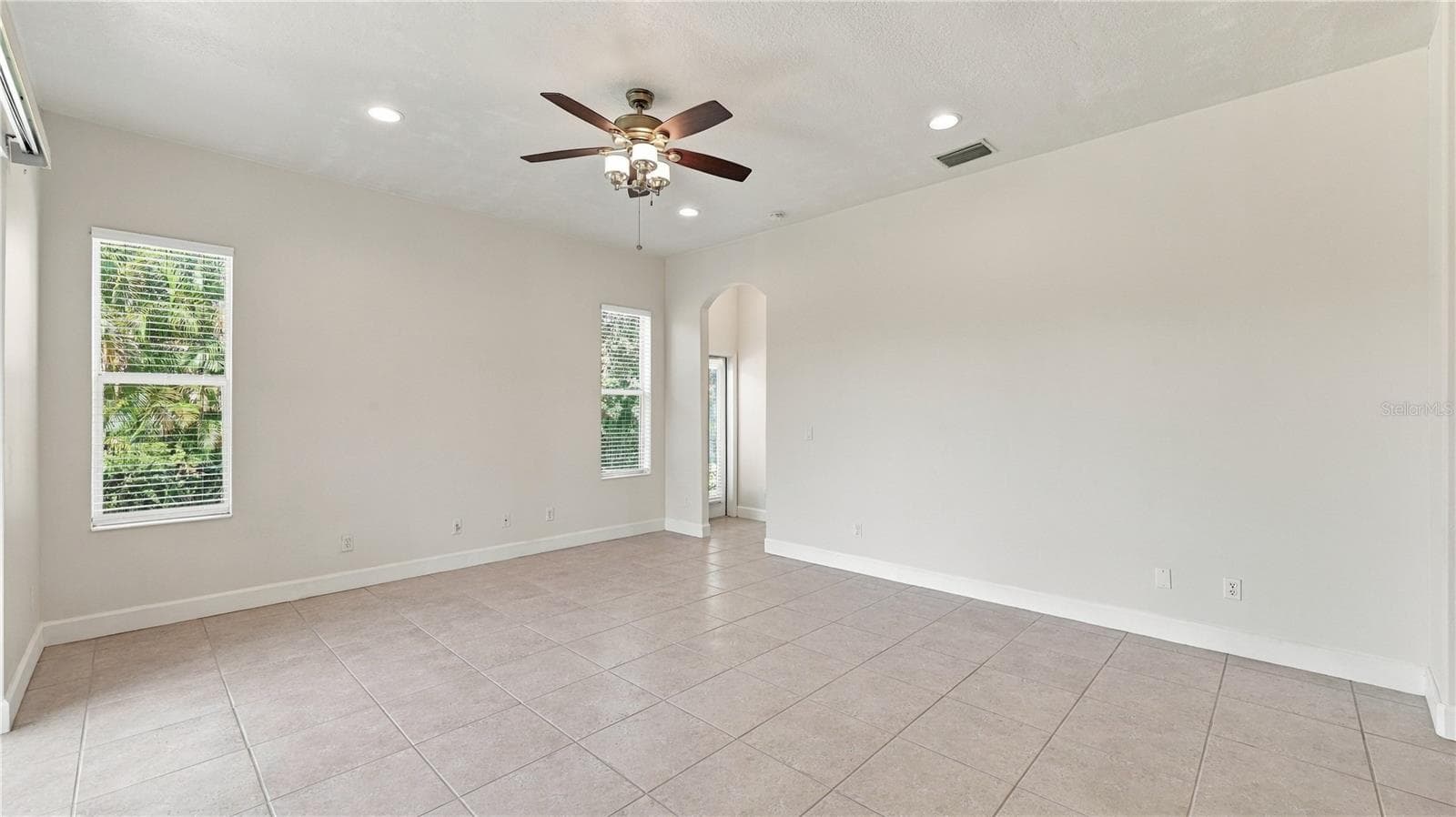 Family Room - 2884 GRAZELAND DR, SARASOTA