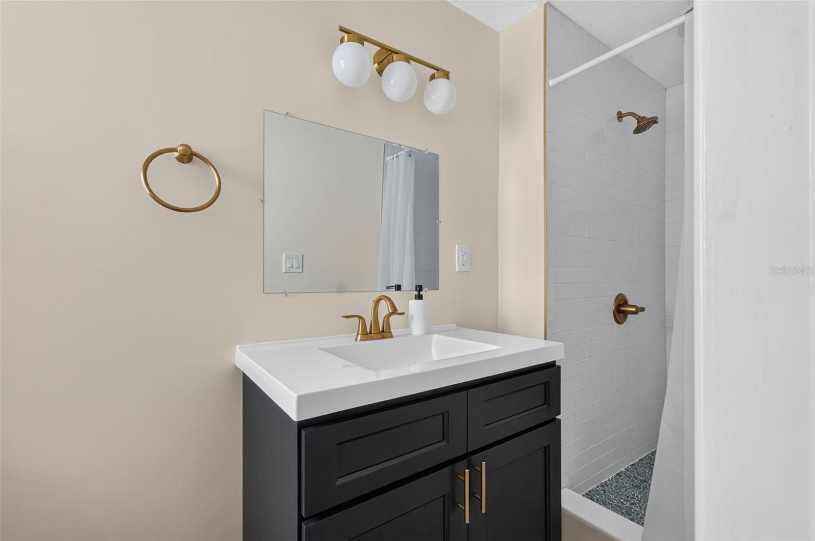 Primary Bath - 4415 NW 33RD CT, GAINESVILLE