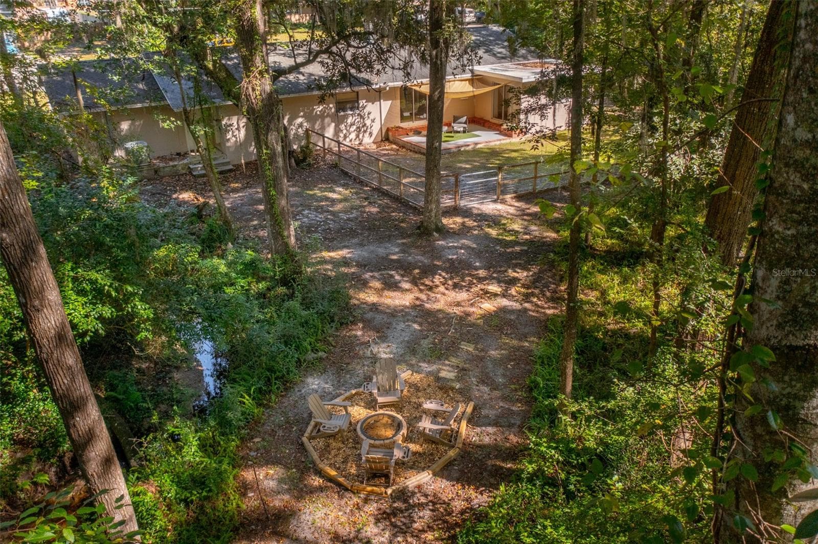 Creekside Firepit - 4415 NW 33RD CT, GAINESVILLE