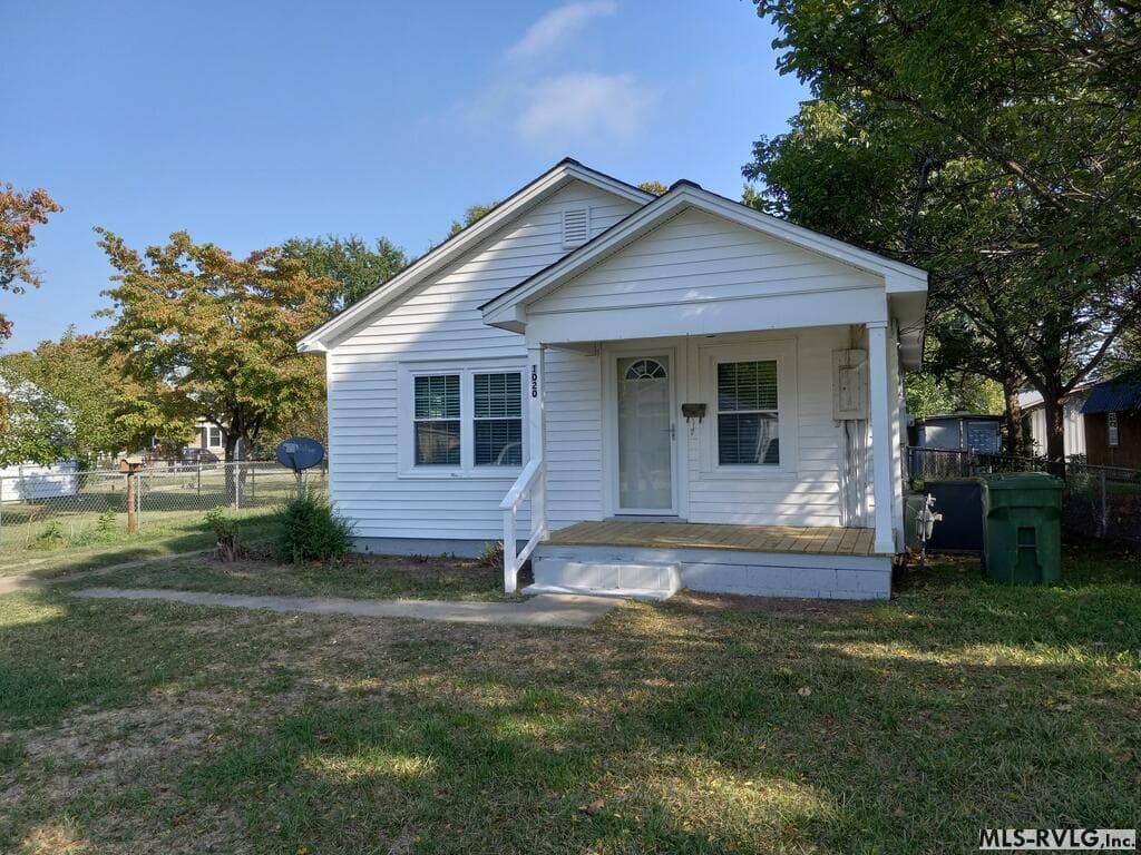 1020 W 8th St, Roanoke Rapids NC 27870