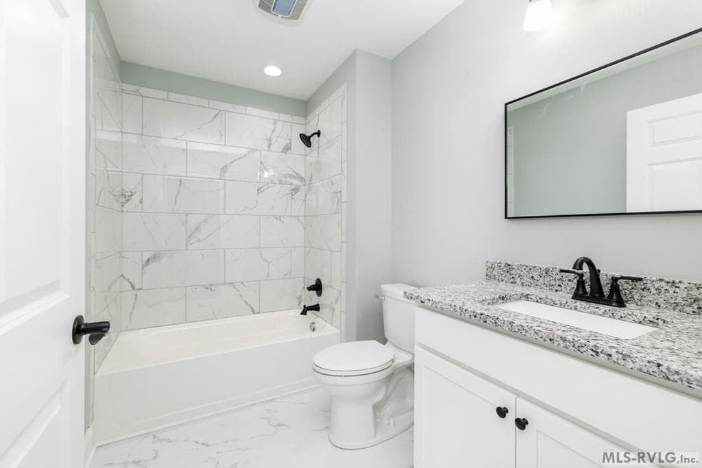 Hall Bath - 430 Cifers Lane, Emporia VA 23847, Emporia