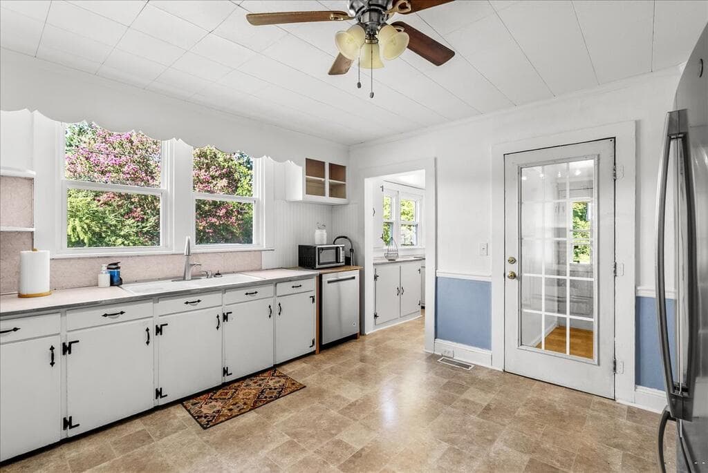 Residential/Vacation at 661 N. Main St., Brodnax VA 23920, Brodnax, photo 14 of 41